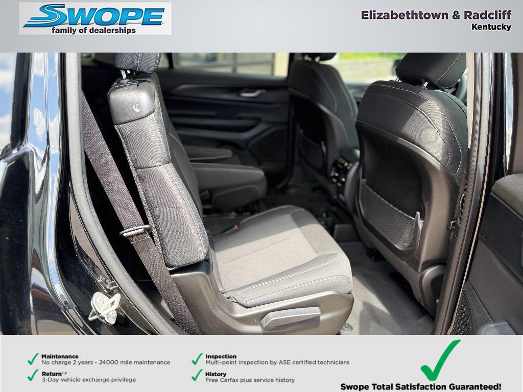 2023 Jeep Grand Cherokee Laredo photo 14