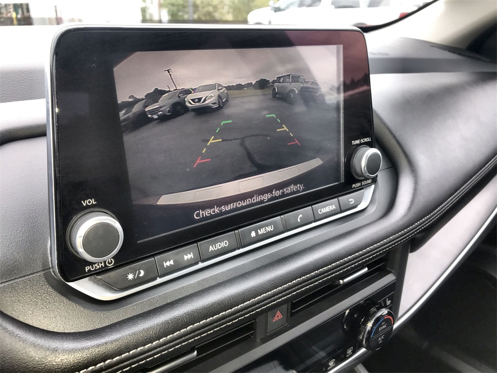 2025 Nissan Rogue SV photo 17