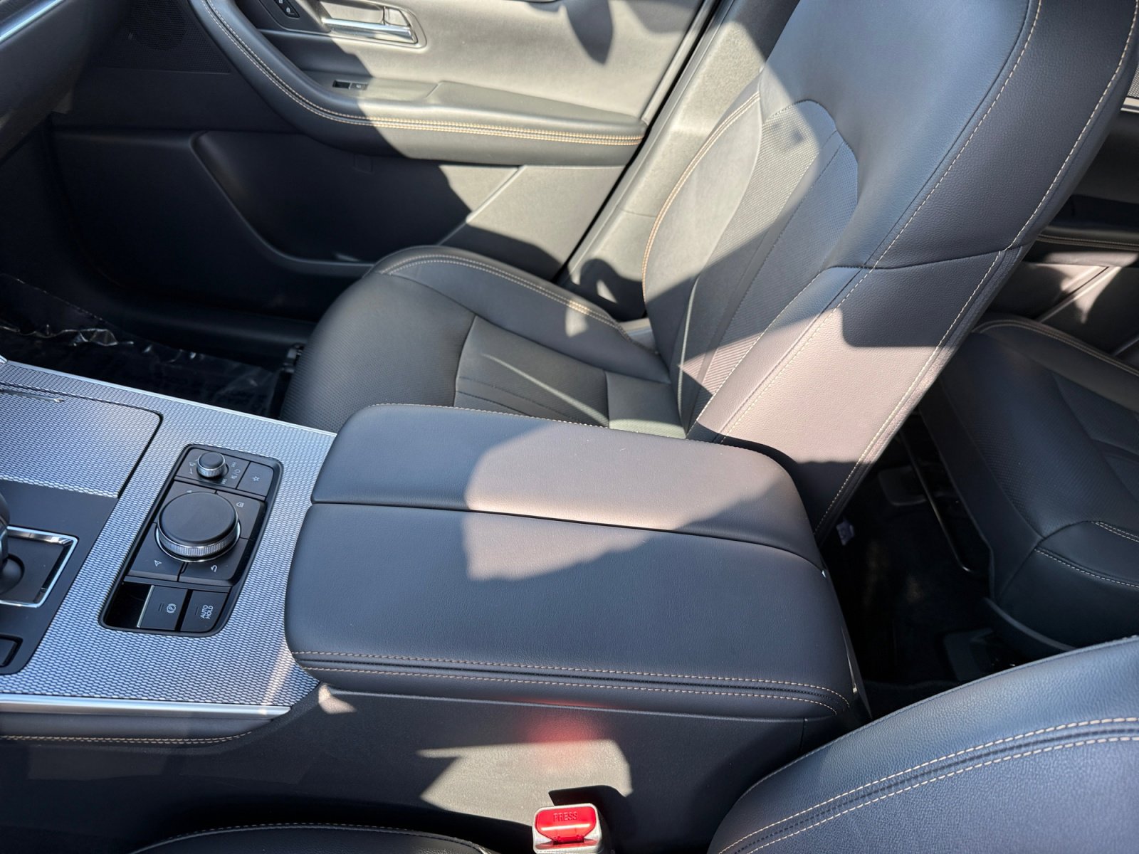 2024 Mazda CX-90 Premium photo 14