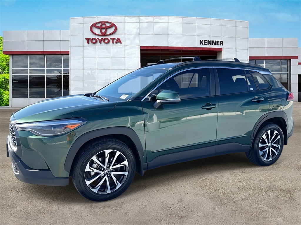 2024 Toyota Corolla Cross XLE photo 3