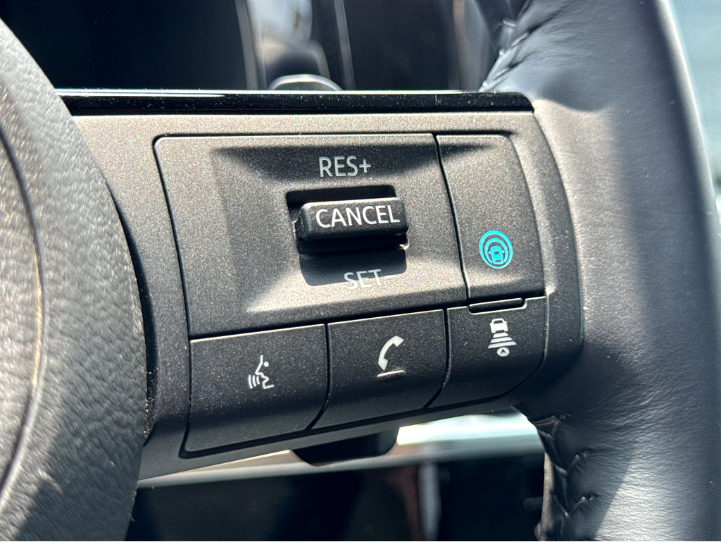 2024 Nissan Pathfinder Platinum photo 13