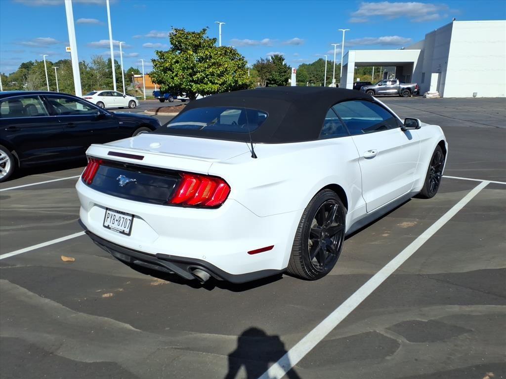 2020 Ford Mustang EcoBoost Premium photo 3