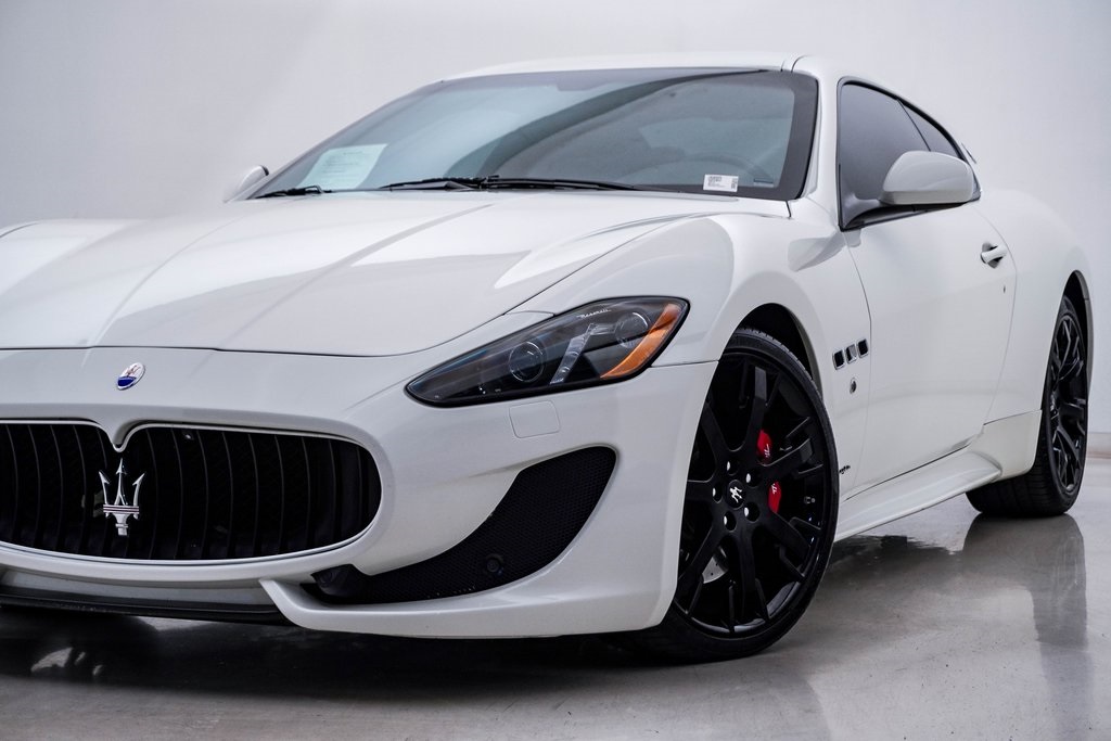 2016 Maserati Granturismo Sport photo 2