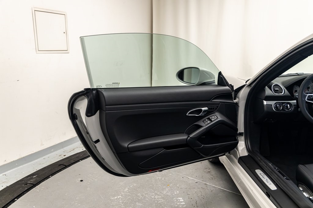 2024 Porsche Cayman Base photo 13