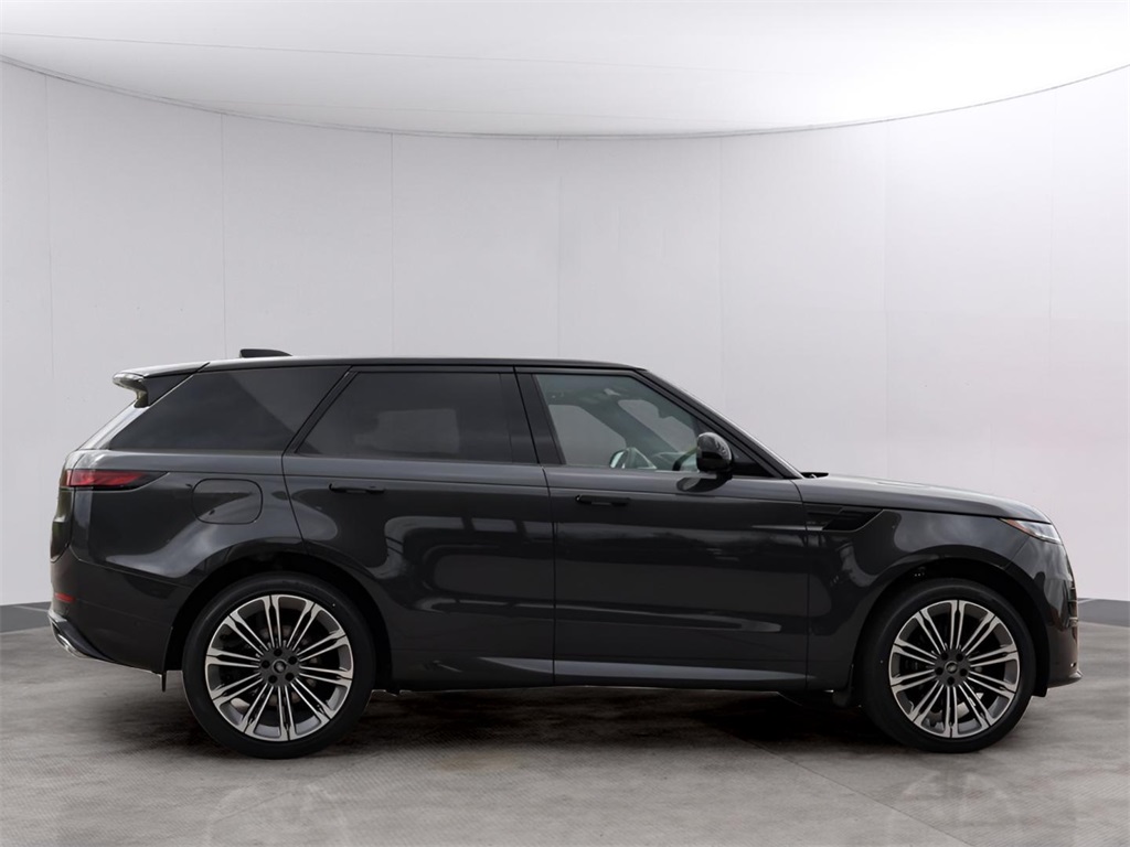 2025 Land Rover Range Rover Sport SE photo 2