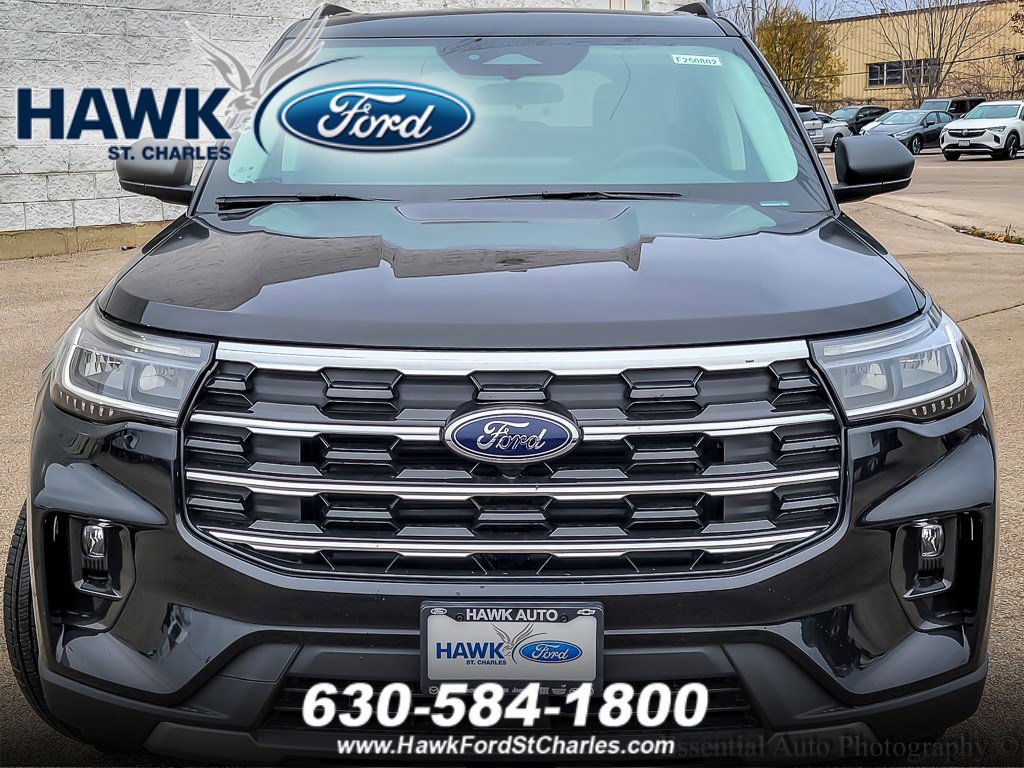 2025 Ford Explorer photo 4