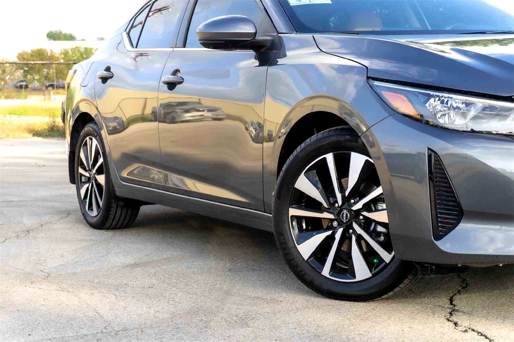 2025 Nissan Sentra SV photo 2