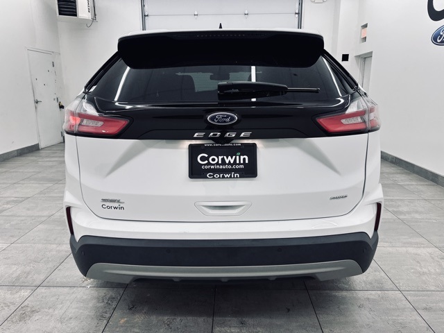 2024 Ford Edge SEL photo 3