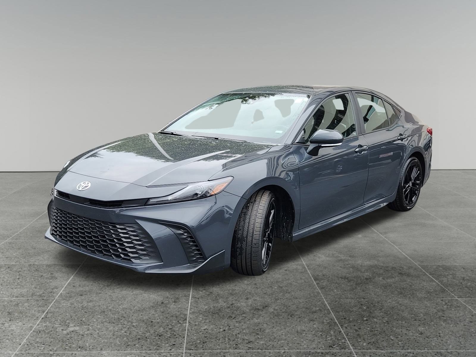 2025 Toyota Camry SE photo 3