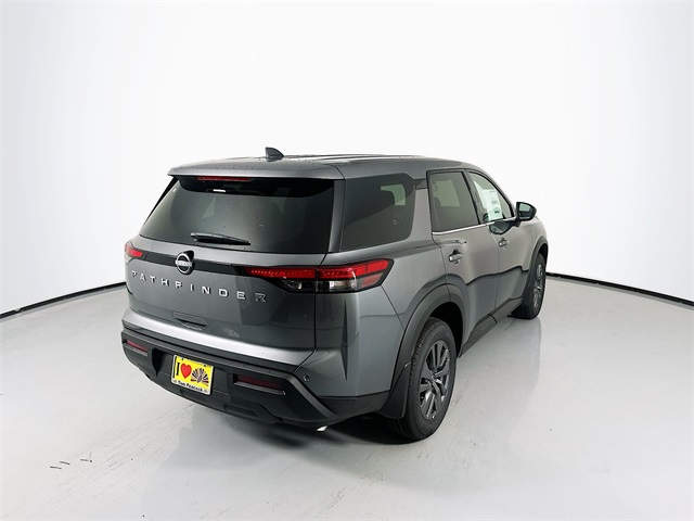 2025 Nissan Pathfinder S photo 4