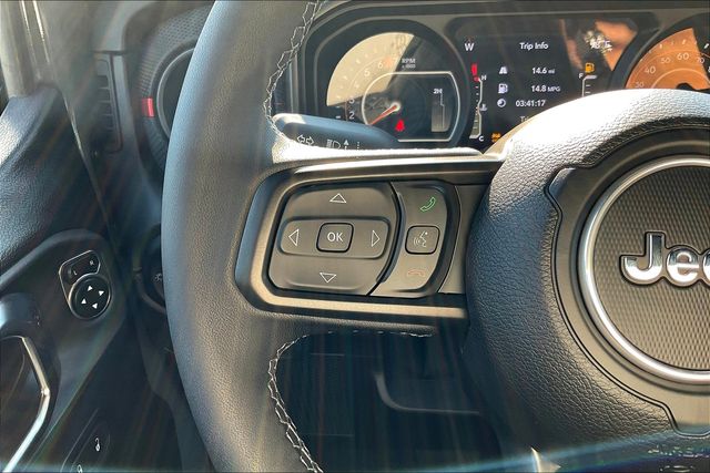 2025 Jeep Wrangler Rubicon photo 16