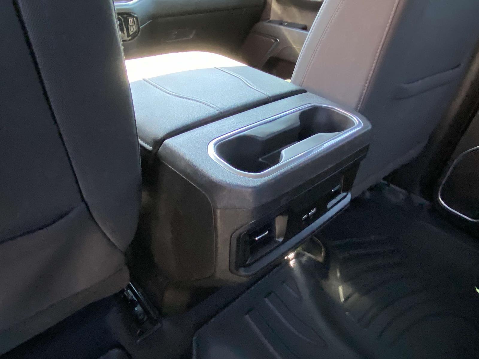 2024 Chevrolet Silverado 1500 RST photo 3