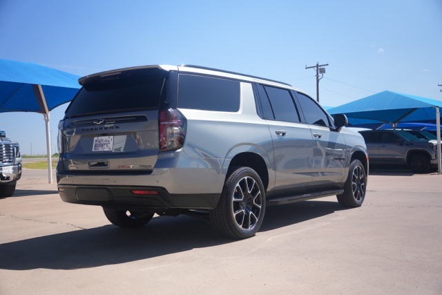 2023 Chevrolet Suburban RST photo 4