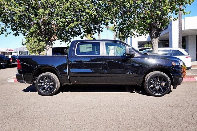 New 2026 Diamond Black Crystal Pearl-Coat Exterior Paint RAM Laramie image 7