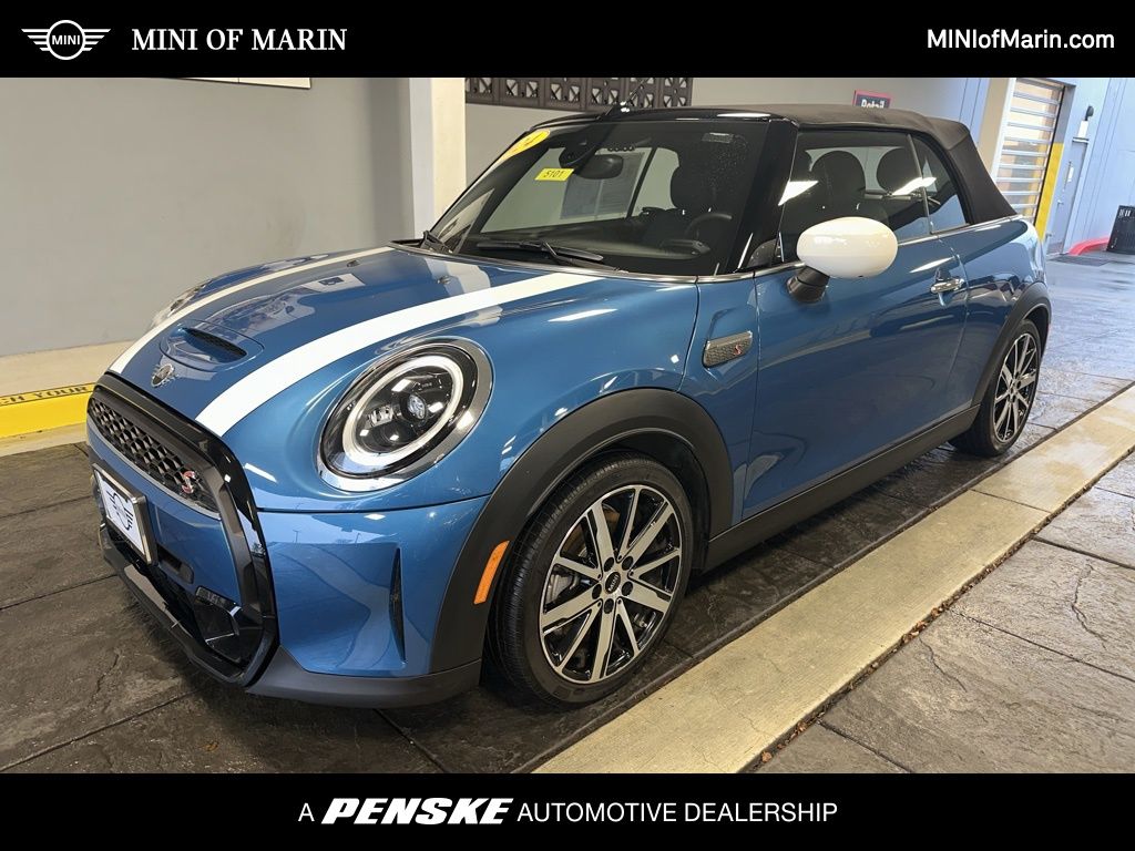 2024 MINI Convertible S's photo
