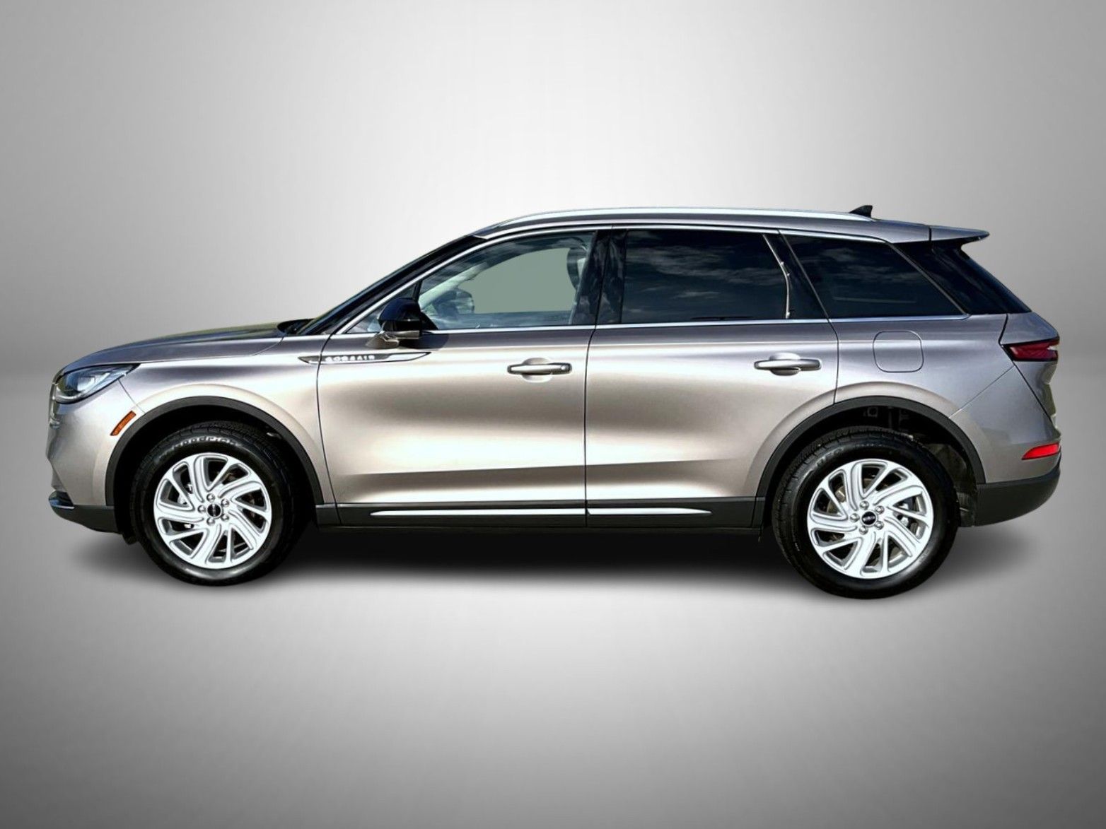 2021 Lincoln Corsair Standard photo 8