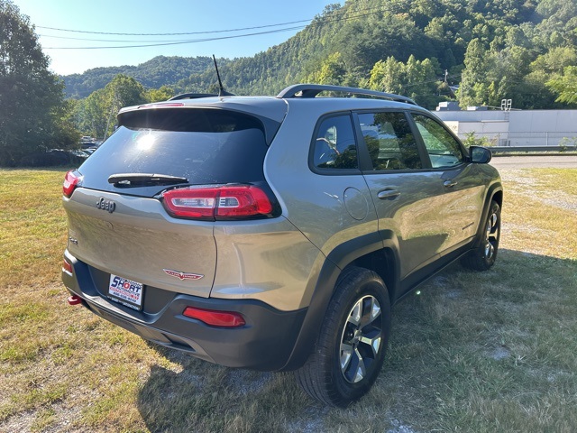 2016 Jeep Cherokee Trailhawk photo 7