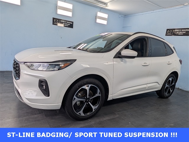 2023 Ford Escape ST-Line Select photo 2