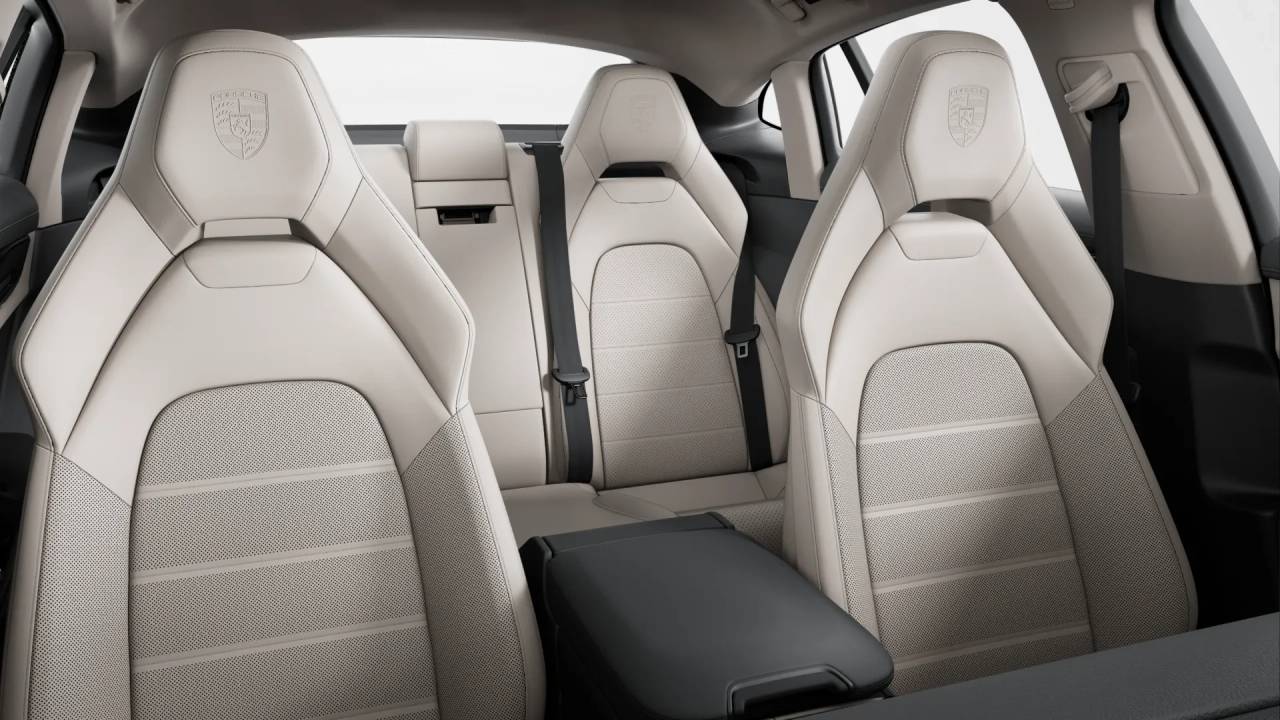 2026 Porsche Panamera 4 photo 10