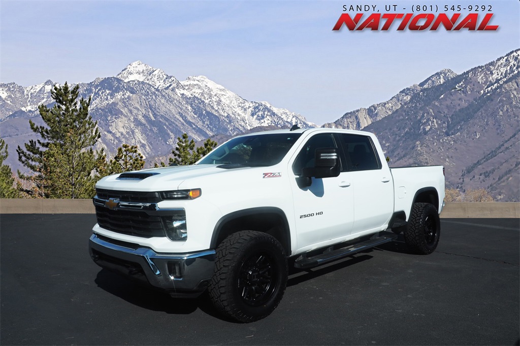 2024 Chevrolet Silverado 2500HD LT's photo