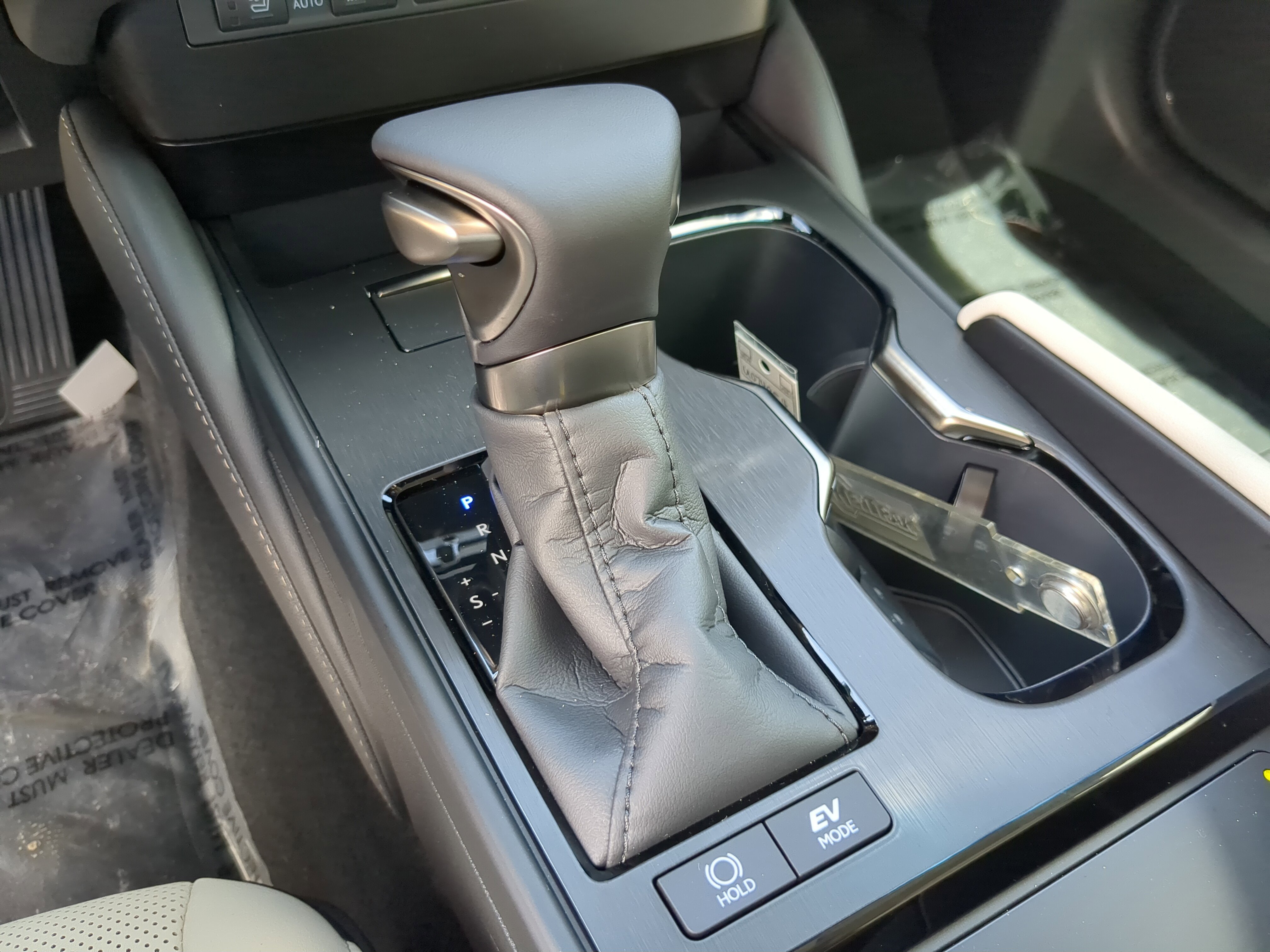 2025 Lexus ES 300h photo 23