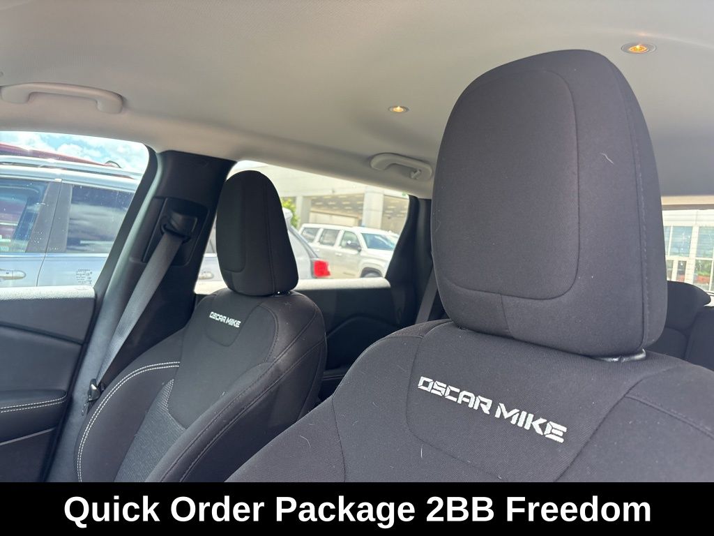 2021 Jeep Cherokee Latitude Freedom photo 4