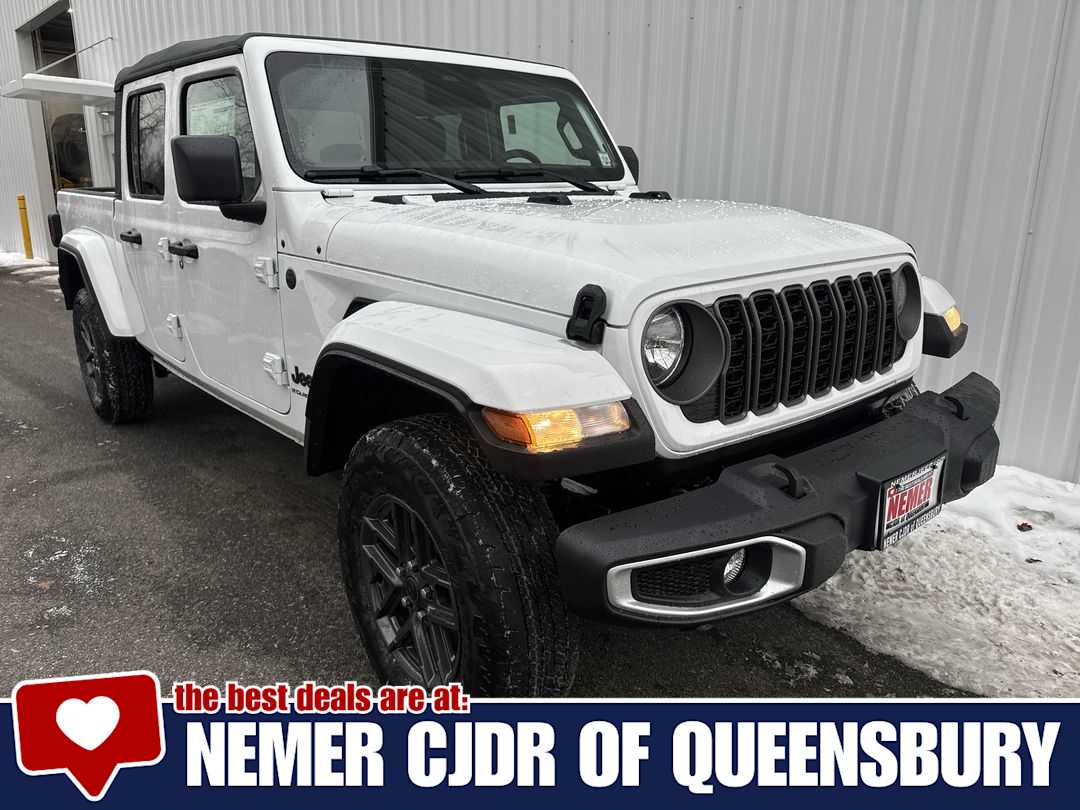 2026 Jeep Gladiator Sport S's photo