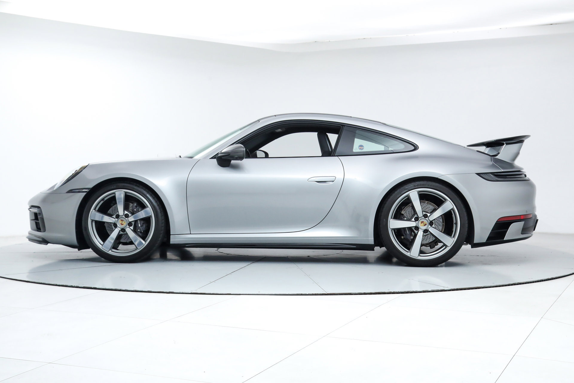 2024 Porsche 911 T photo 2