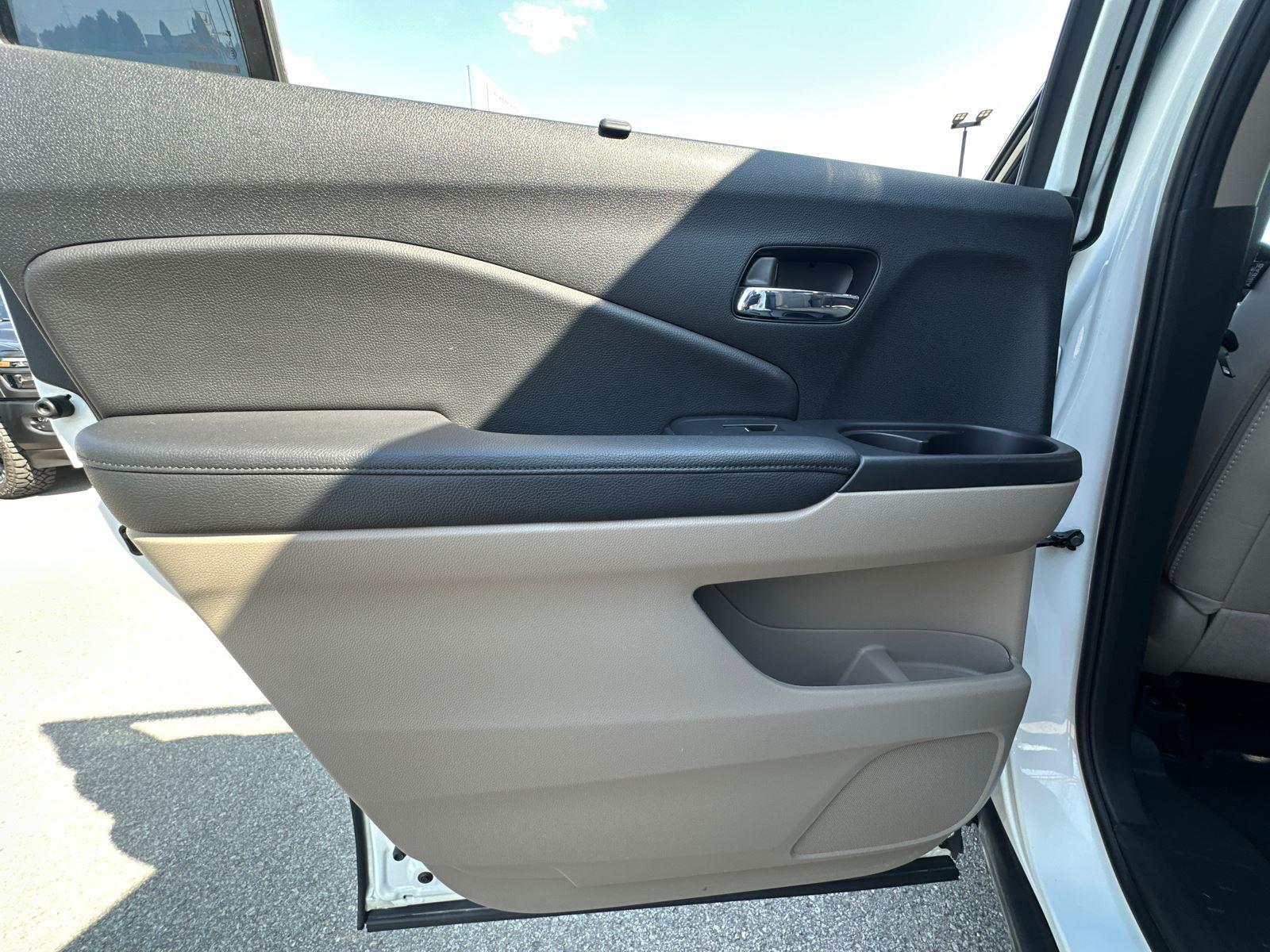 2021 Honda Pilot Touring photo 27