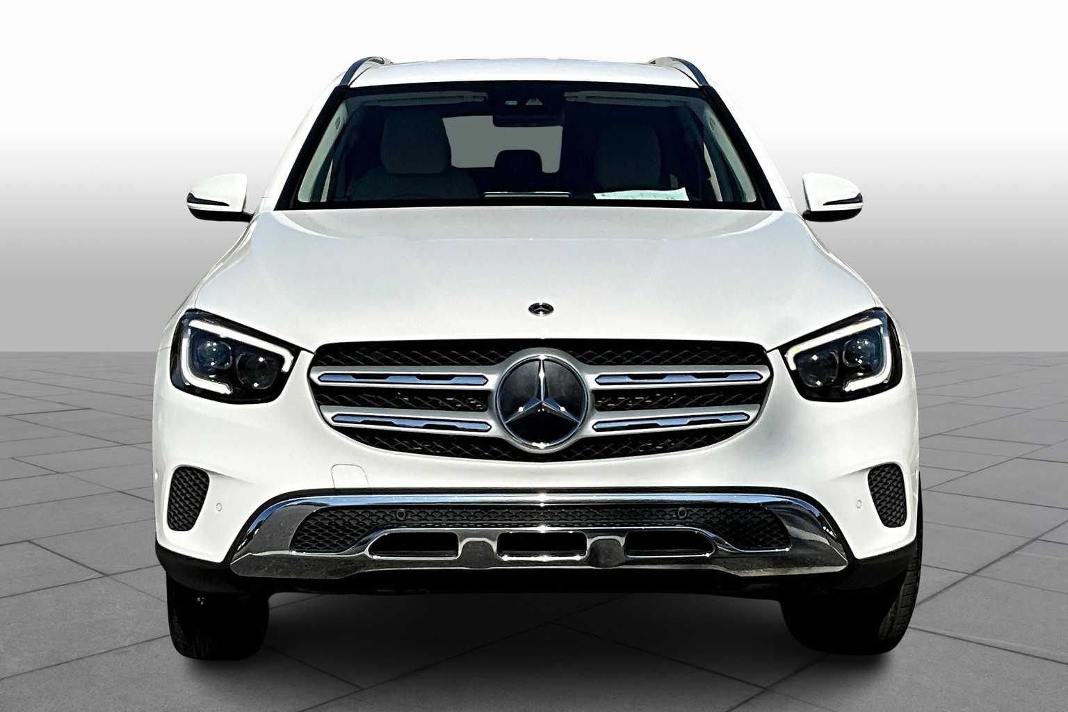 2022 Mercedes Benz GLC 300 photo 3