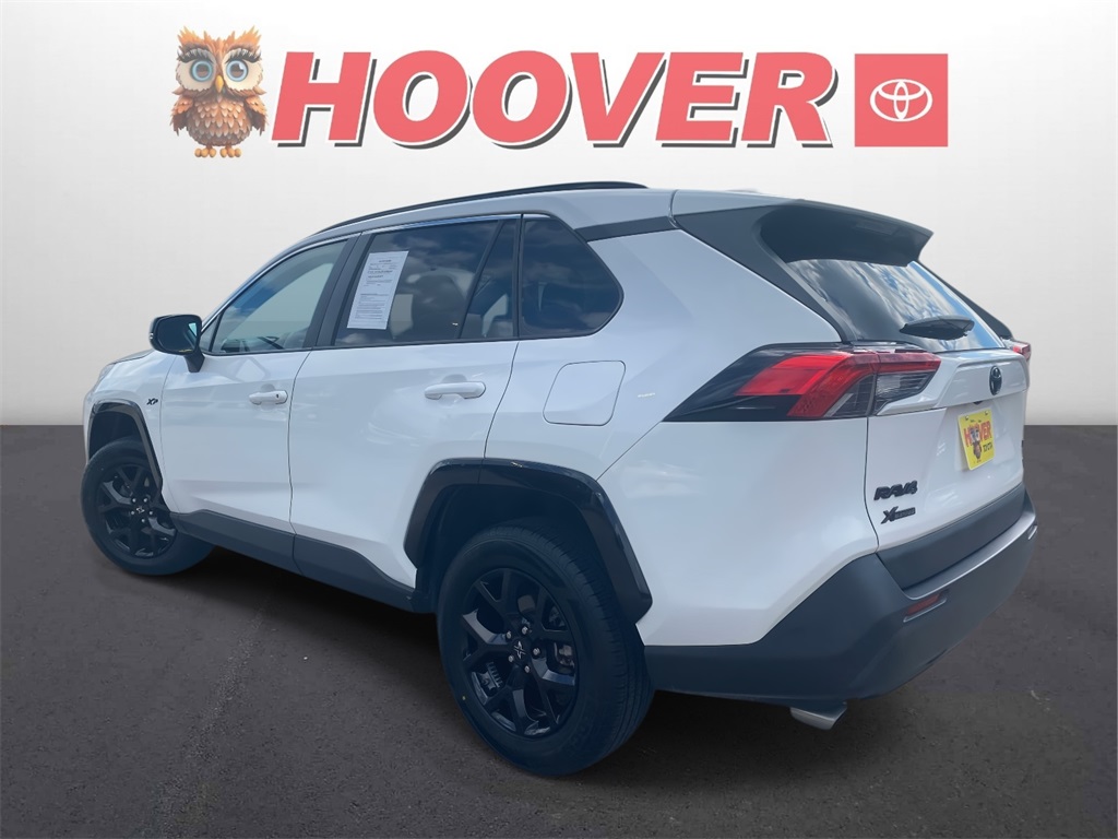2022 Toyota RAV4 XLE photo 4