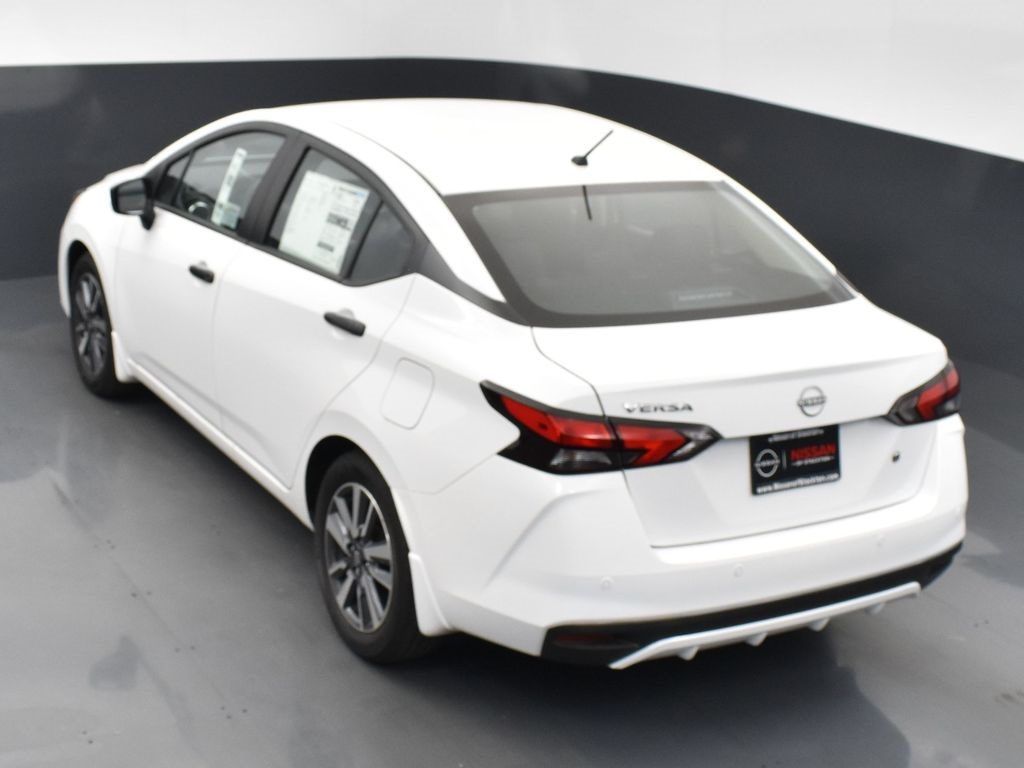 2025 Nissan Versa 1.6 S photo 39
