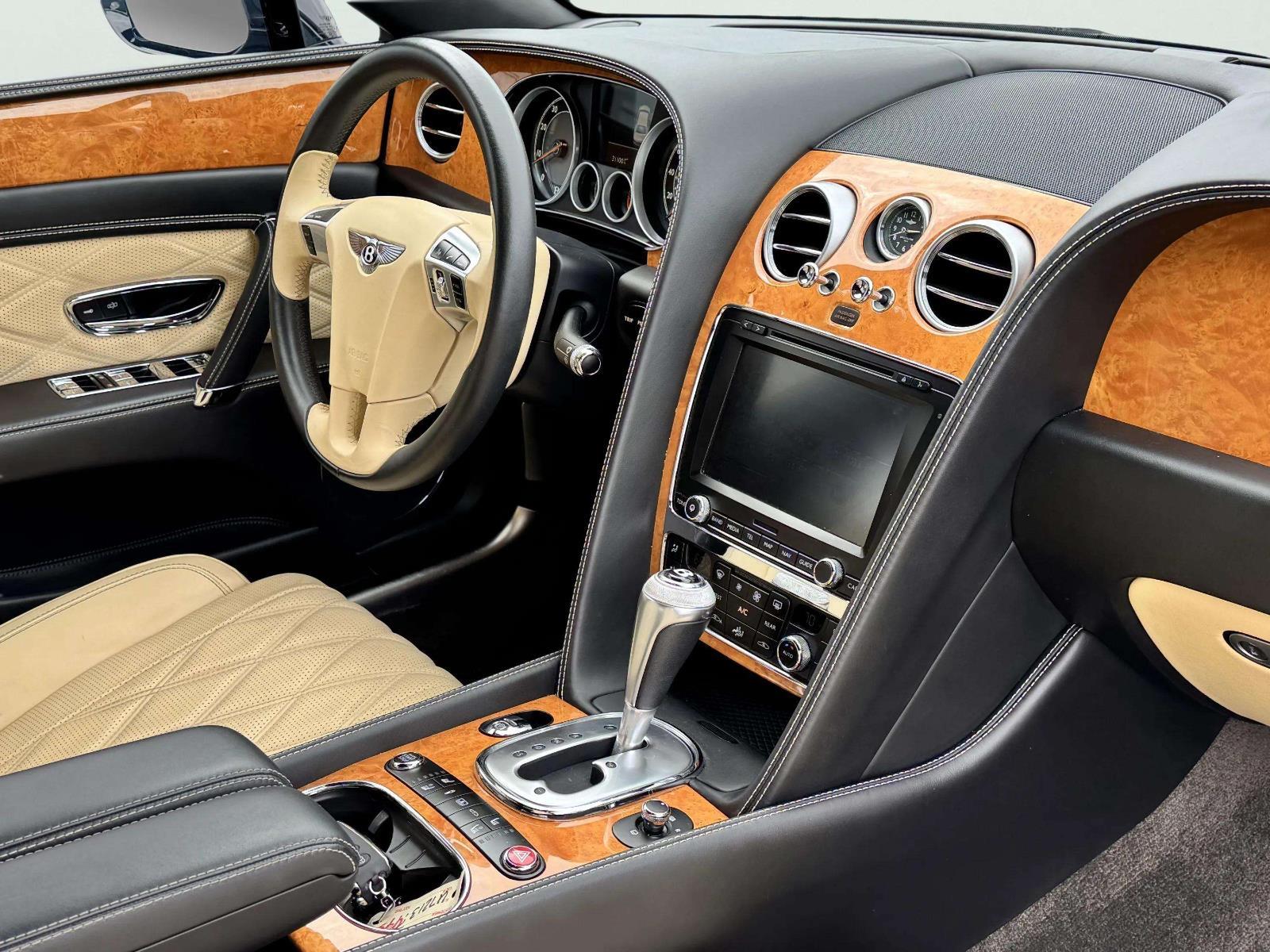 2014 Bentley Flying Spur Base photo 22
