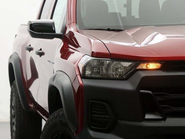2026 Chevrolet Colorado Trail Boss photo 4