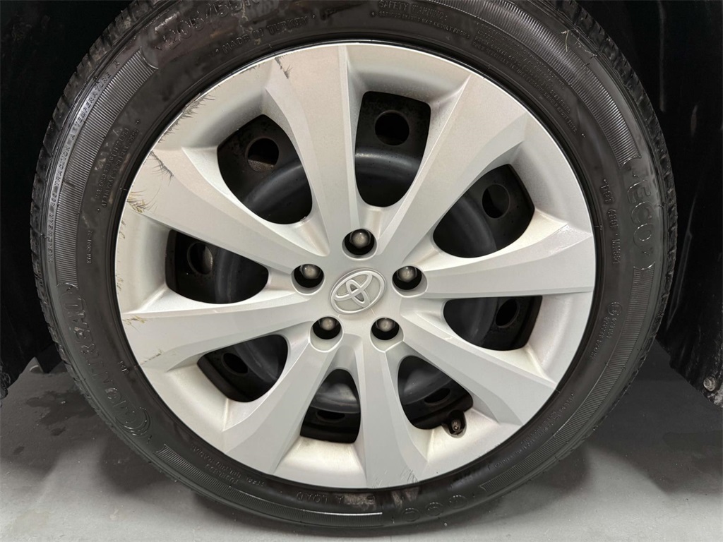 2024 Toyota Corolla LE photo 25