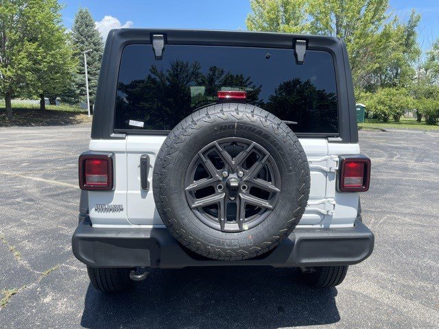 2025 Jeep Wrangler Sport S photo 3