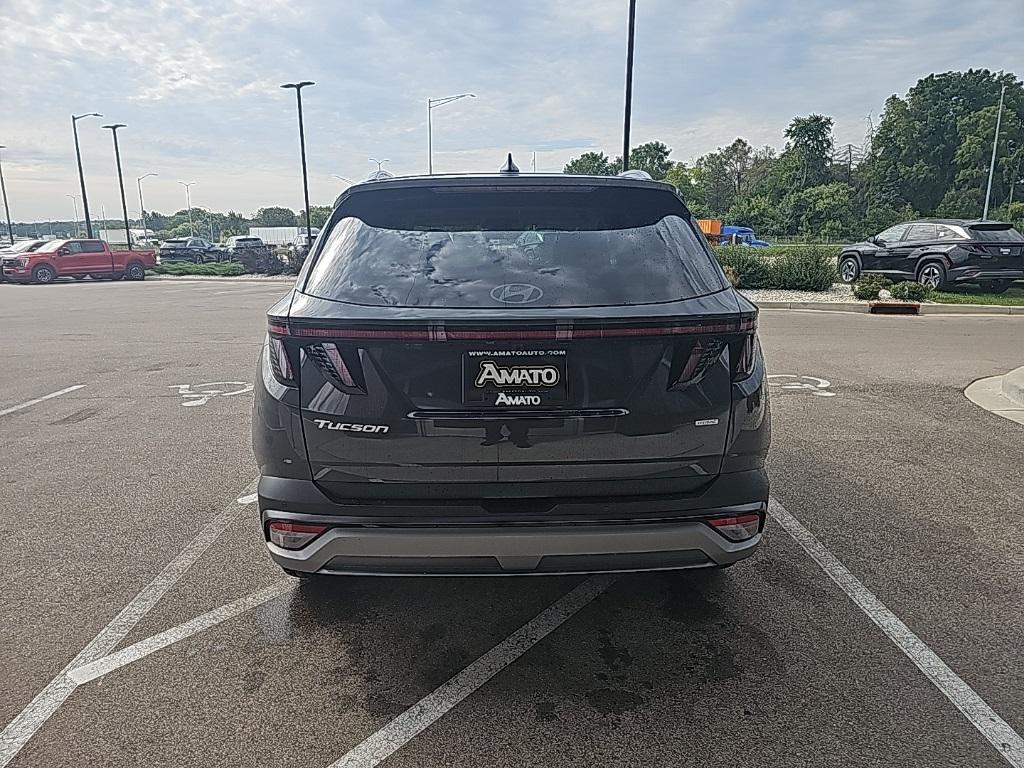 2025 Hyundai Tucson Limited photo 3