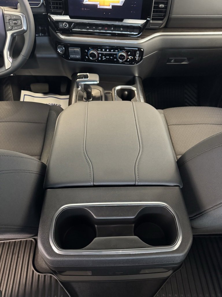 2025 Chevrolet Silverado 1500 RST photo 3