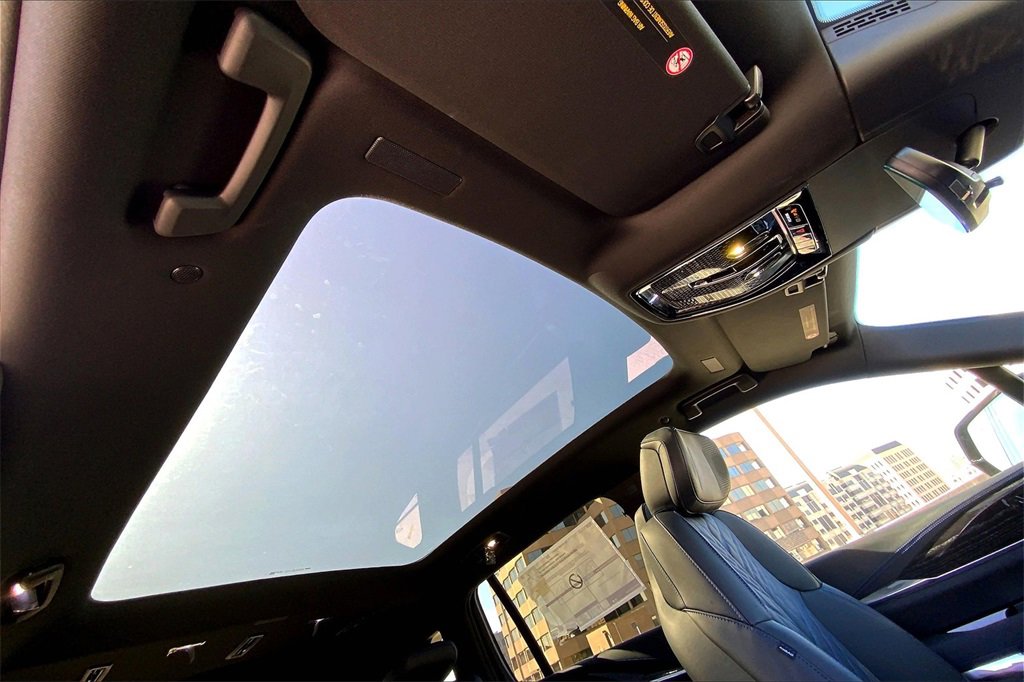2025 Cadillac Escalade IQ Luxury photo 28