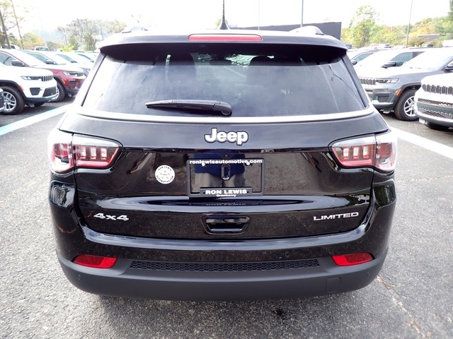 2026 Jeep Compass Limited photo 2