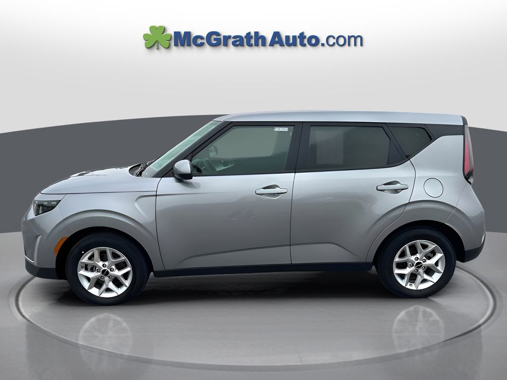 2024 Kia Soul LX photo 3