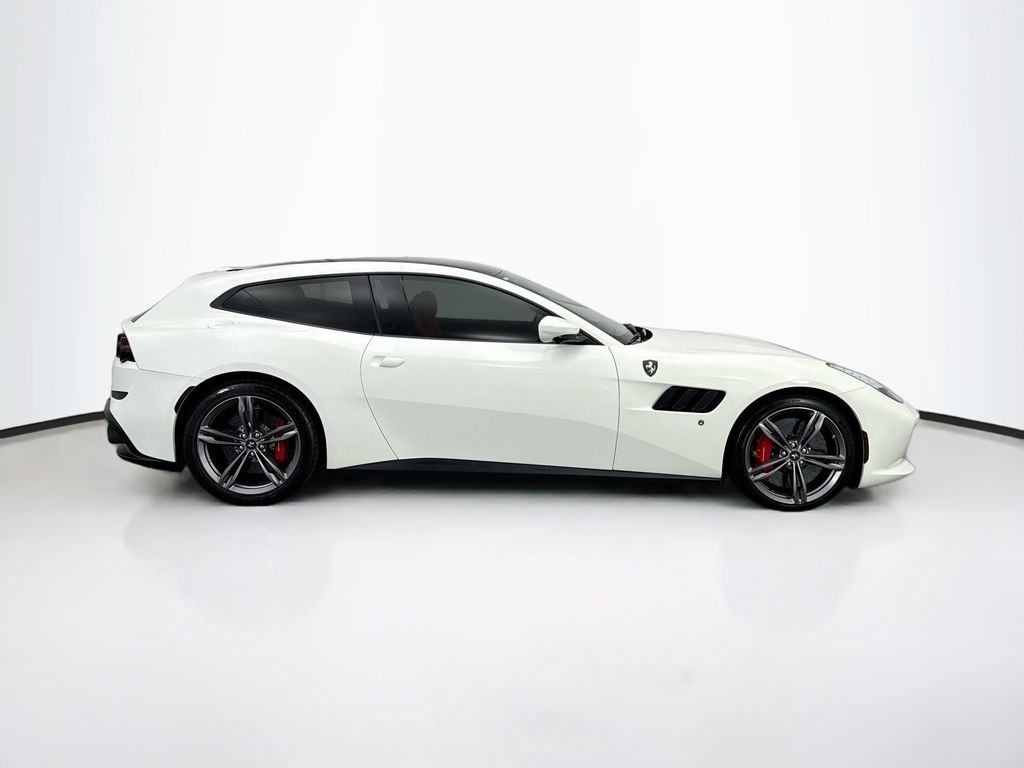 2020 Ferrari GTC4Lusso photo 4