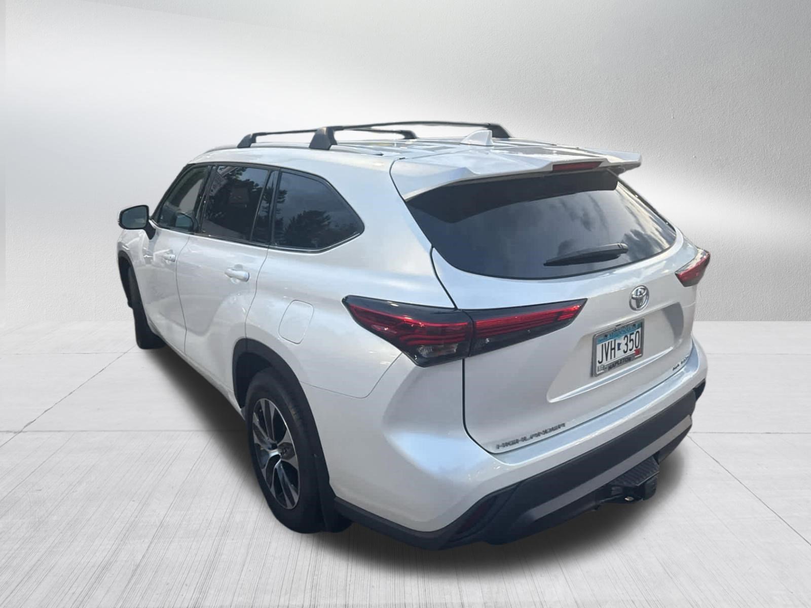 2022 Toyota Highlander XLE photo 3