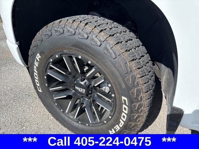 2025 Chevrolet Silverado 1500 RST photo 2