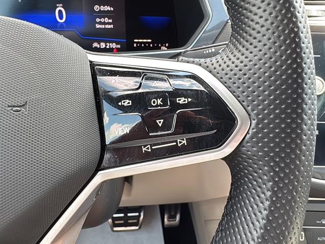 2022 Volkswagen Tiguan SE R-Line Black photo 18