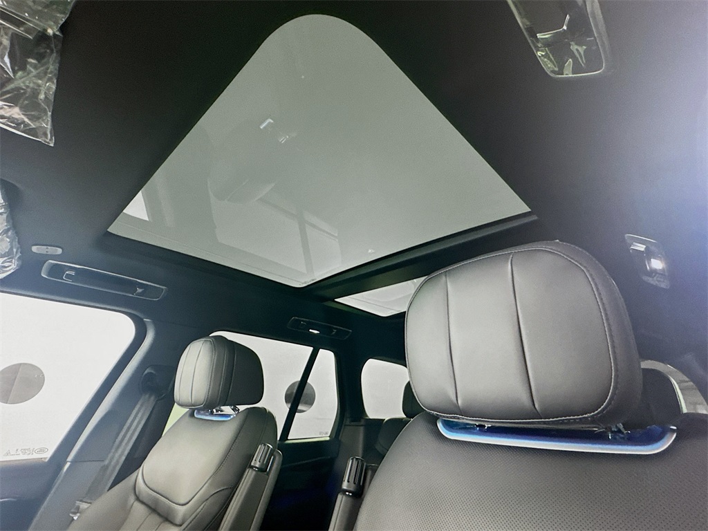2025 Land Rover Range Rover SE photo 21