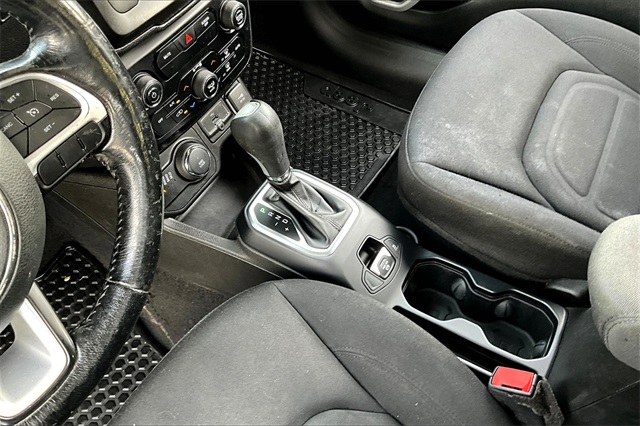2020 Jeep Renegade Latitude photo 16