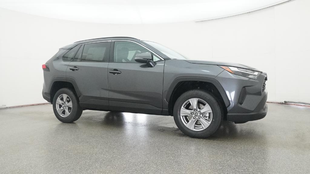 2025 Toyota RAV4 XLE photo 28