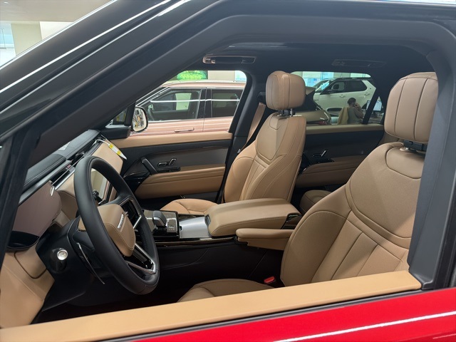 2025 Land Rover Range Rover Sport SE photo 3
