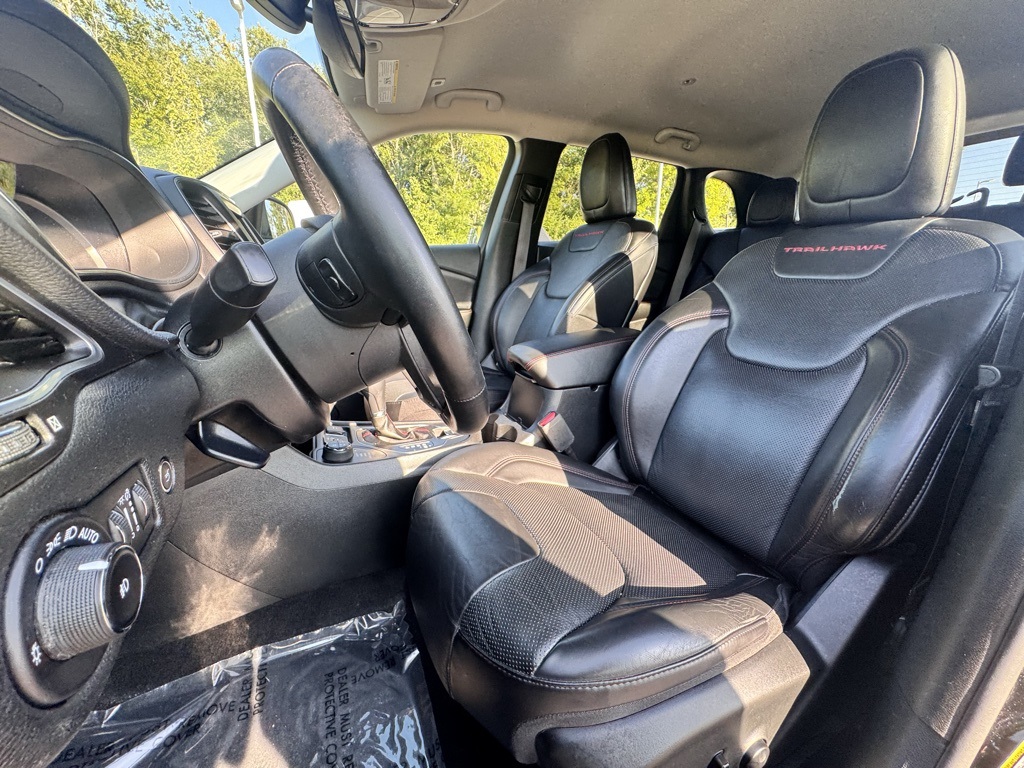 2019 Jeep Cherokee Trailhawk photo 17